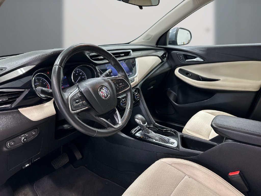 Used 2021 Buick Encore GX Select w/ Sport Touring Package FWD image 13