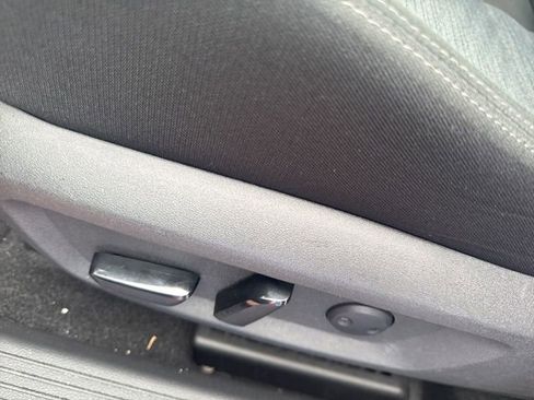 Used 2023 Nissan Rogue SV image 8