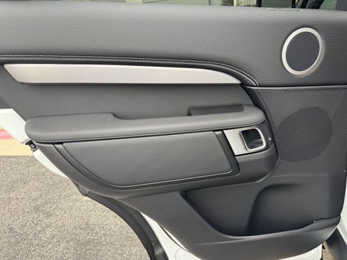 New 2026 Land Rover Discovery Dynamic SE AWD/4WD image 29