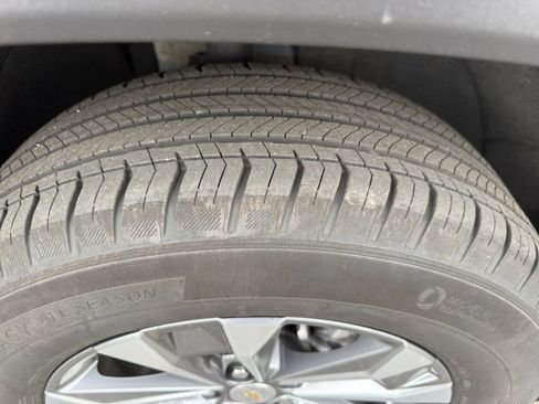 Used 2025 Chevrolet Equinox LT AWD/4WD image 18