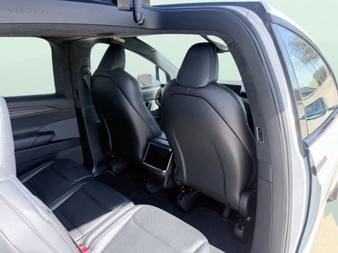 Used 2023 Tesla Model X image 55