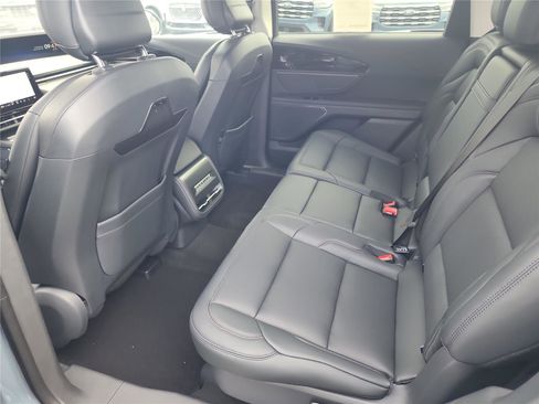 New 2026 Lincoln Nautilus Premier image 17