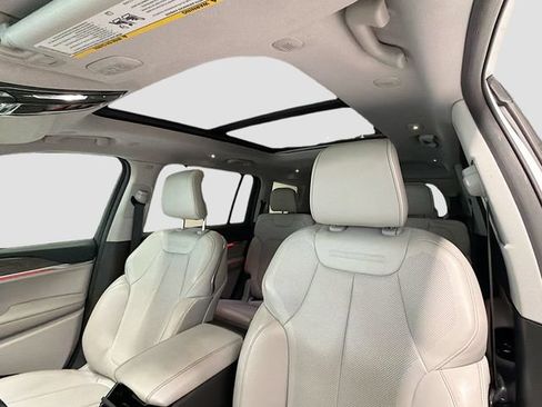 Used 2021 Jeep Grand Cherokee L Overland w/ Advanced Protech Group III AWD/4WD image 19