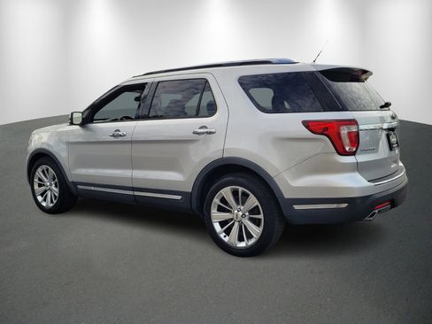Used 2019 Ford Explorer Limited w/ Class III Trailer Tow Package image 5