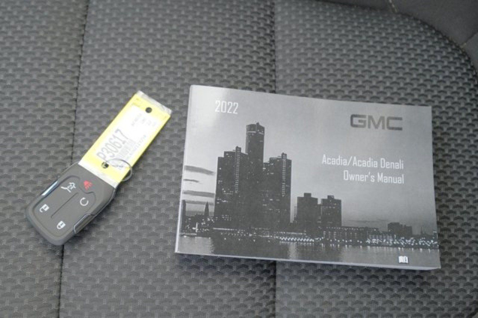 Used 2022 GMC Acadia SLE w/ Driver Convenience Package AWD/4WD image 23