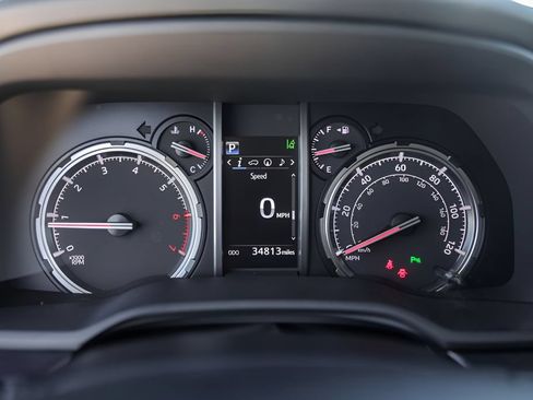 Used 2022 Toyota 4Runner Limited AWD/4WD image 14