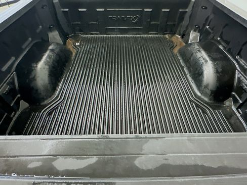 Used 2025 GMC Sierra 1500 SLT image 30