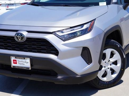 Used 2024 Toyota RAV4 LE AWD/4WD image 5