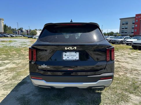 New 2026 Kia Sorento LX FWD image 4
