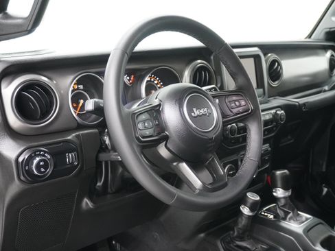 Used 2023 Jeep Gladiator Sport AWD/4WD image 12