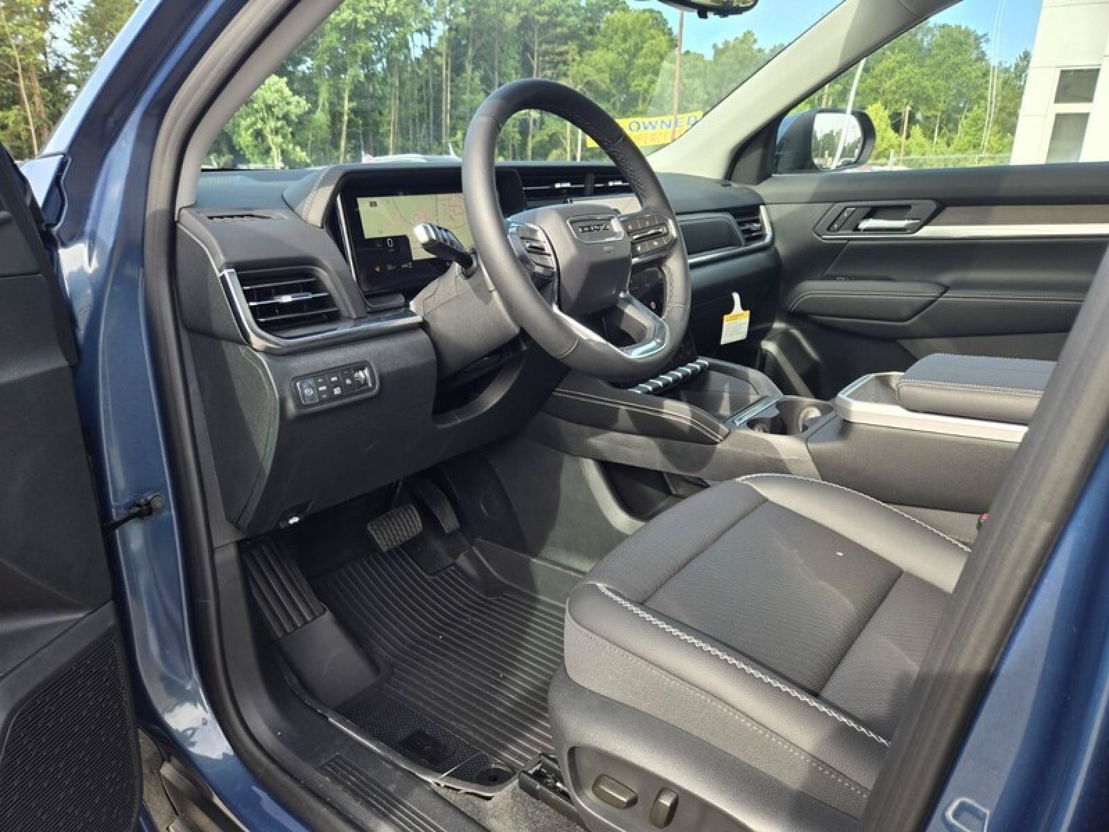 New 2026 GMC Terrain Denali w/ LPO, Floor Liner Package AWD/4WD image 20