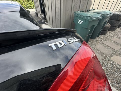 Used 2014 Volkswagen Passat TDI SEL Premium FWD image 36