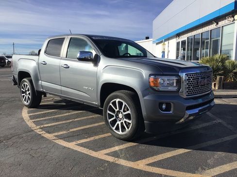 Used 2020 GMC Canyon Denali image 2