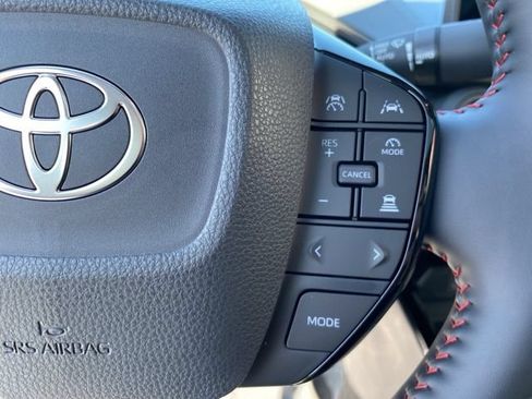 Used 2025 Toyota Prius Plug-In Hybrid FWD image 32