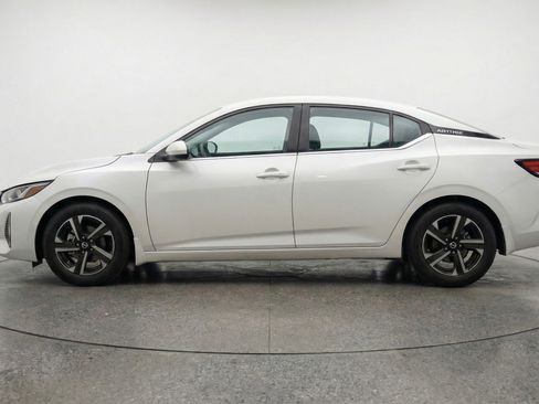 Used 2025 Nissan Sentra SV FWD image 5