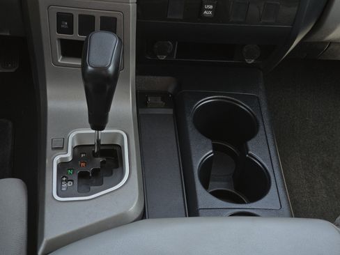 Used 2012 Toyota Tundra 2WD CrewMax w/ Tow Pkg image 13