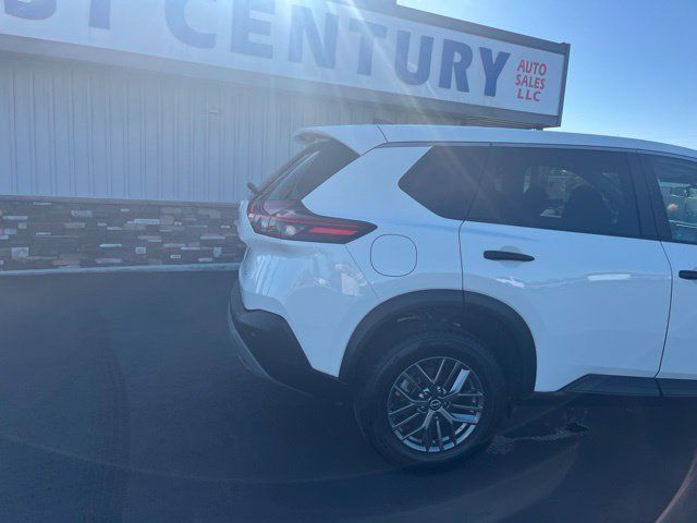 Used 2023 Nissan Rogue S AWD/4WD image 12