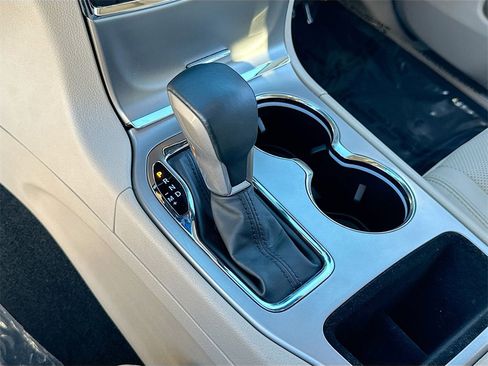 Used 2021 Jeep Grand Cherokee Limited w/ Luxury Group II image 17