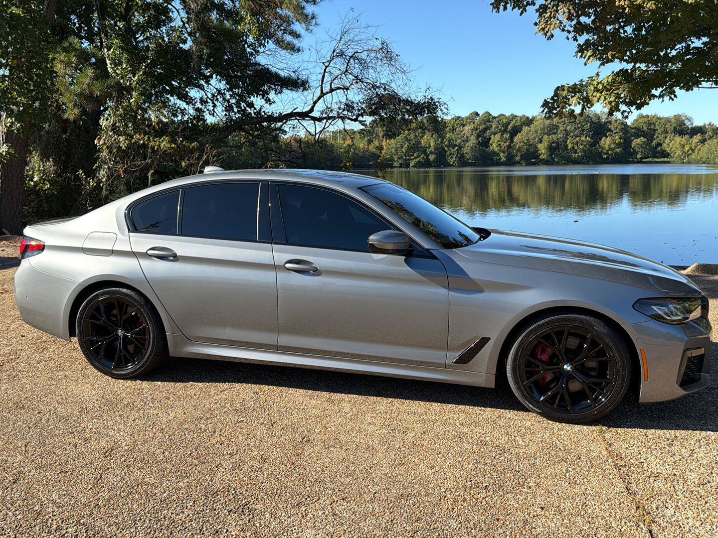 Used 2023 BMW 530i xDrive w/ M Sport Package AWD/4WD image 3