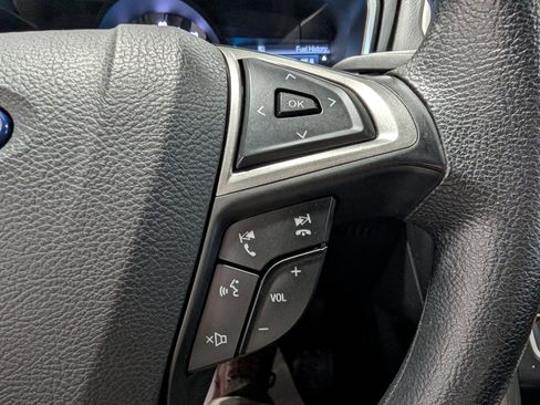 Used 2019 Ford Fusion SE image 21
