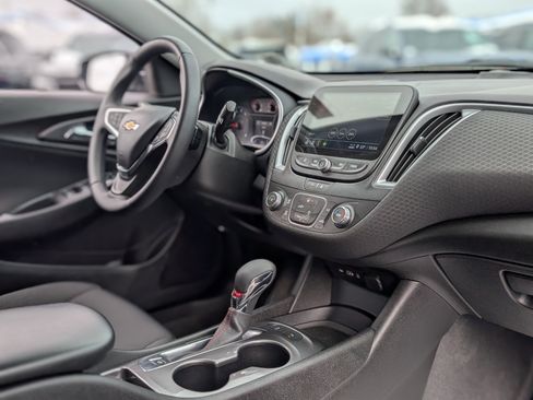 Used 2024 Chevrolet Malibu RS image 40