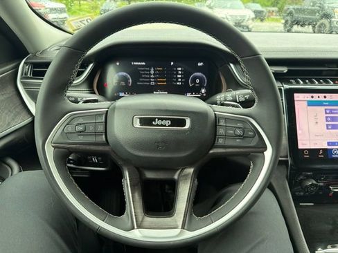 Used 2024 Jeep Grand Cherokee L Limited AWD/4WD image 28