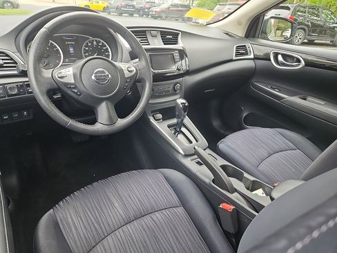 Used 2017 Nissan Sentra SV w/ Style Package FWD image 3