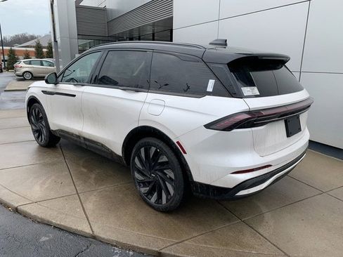 New 2026 Lincoln Nautilus Reserve w/ Jet Appearance Package AWD/4WD image 10