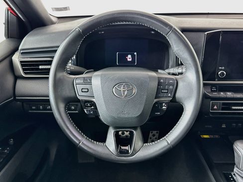 Used 2025 Toyota Camry SE FWD image 18