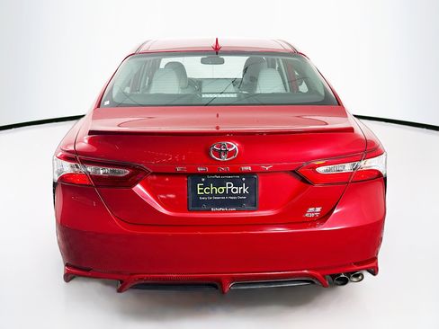 Used 2020 Toyota Camry SE w/ Cold Weather Package image 7