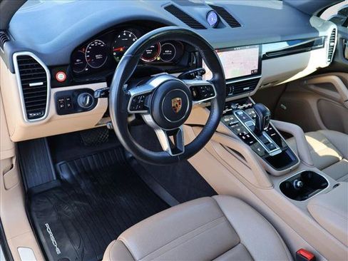 Used 2021 Porsche Cayenne AWD/4WD image 11