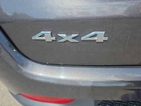 Used 2018 Jeep Compass Latitude w/ Popular Equipment Group AWD/4WD image 17