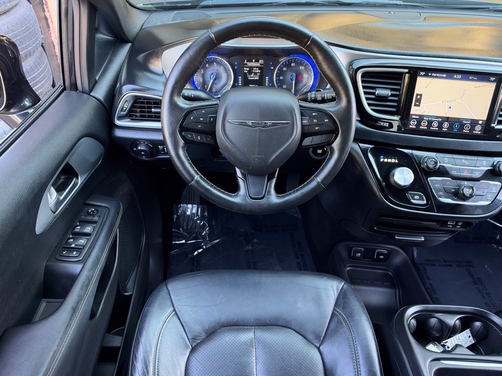 Used 2019 Chrysler Pacifica Touring-L w/ S Appearance Package FWD image 23