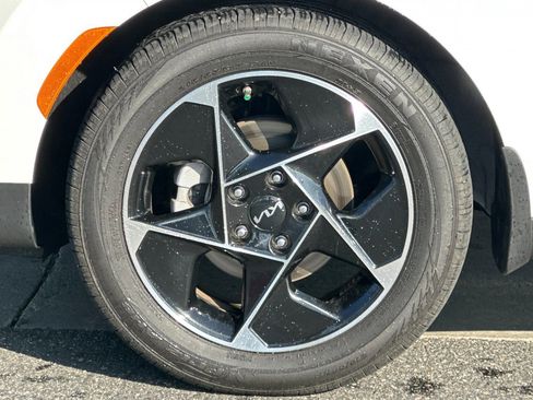 Used 2023 Kia Soul EX image 27