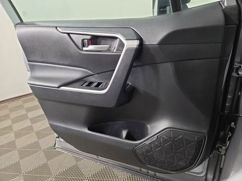 Used 2025 Toyota RAV4 XLE image 29
