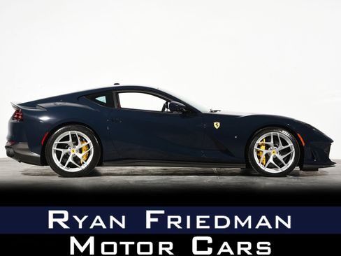 Used 2020 Ferrari 812 Superfast RWD image 1