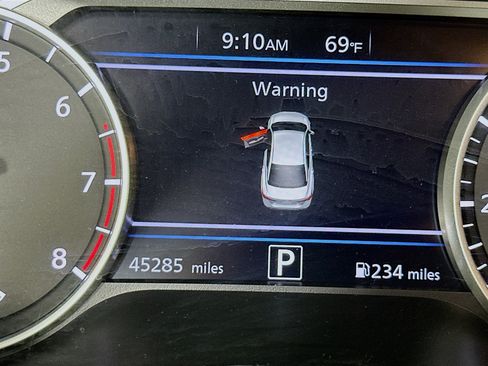 Used 2024 Nissan Sentra SV FWD image 19