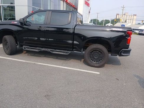 Used 2019 Chevrolet Silverado 1500 Custom Trail Boss w/ Custom Convenience Package AWD/4WD image 2