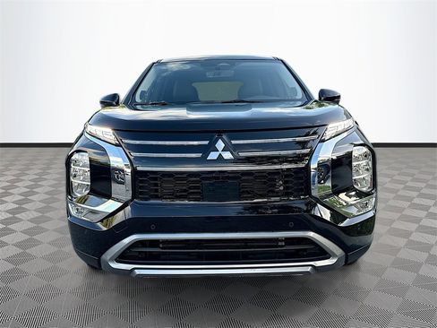 New 2025 Mitsubishi Outlander SE image 2