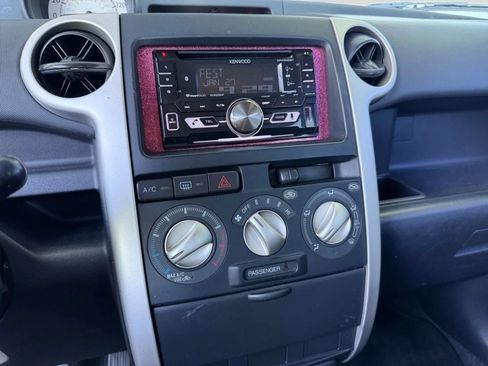 Used 2005 Scion xB FWD image 11