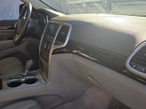 Used 2012 Jeep Grand Cherokee Laredo image 9