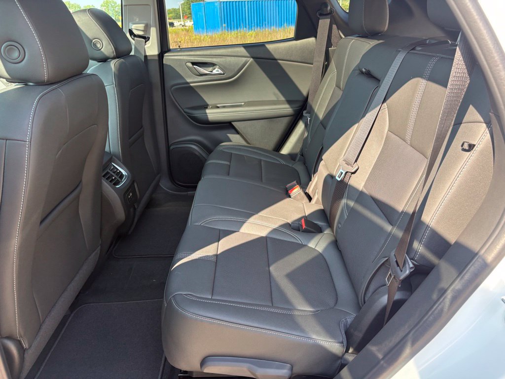 New 2026 Chevrolet Blazer LT w/ LPO, Arctic Package FWD image 40
