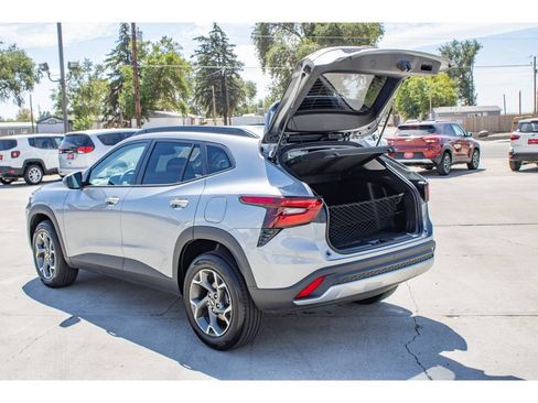 Used 2026 Chevrolet Trax LT w/ Driver Confidence Package FWD image 9