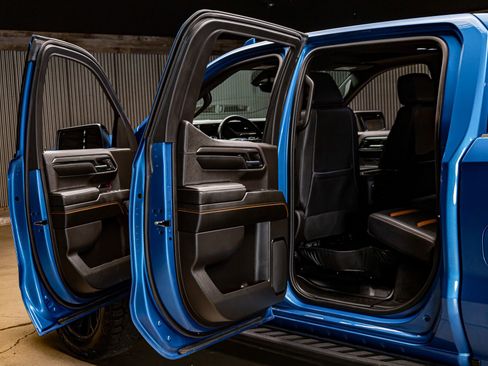 Used 2024 GMC Sierra 1500 AT4 w/ Technology Package image 24