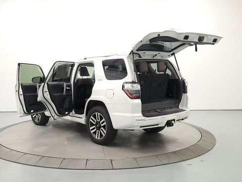 Used 2017 Toyota 4Runner Limited AWD/4WD image 13
