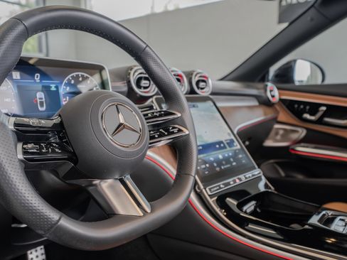 Used 2024 Mercedes-Benz CLE 300 4MATIC Cabriolet image 8