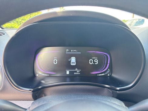 Used 2025 Kia Soul LX w/ LX Technology Package FWD image 38