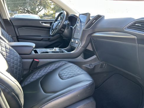 Used 2024 Ford Edge Titanium image 19