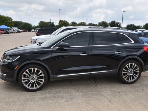 Used 2017 Lincoln MKX Reserve w/ Driver Assistance Package FWD image 9