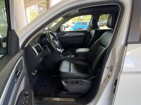 Certified 2023 Volkswagen Atlas SEL R-Line AWD/4WD image 40
